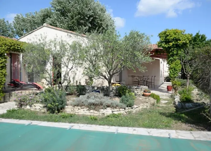 Petit Paradis . *